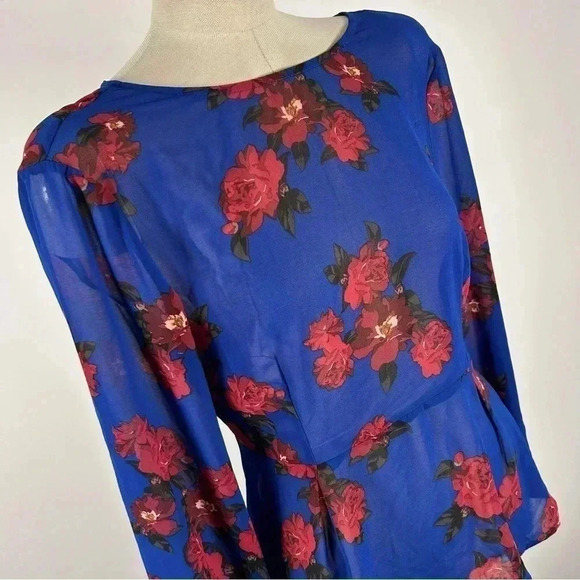 Dynamite floral flowy blouse XS - Picture 4 of 11